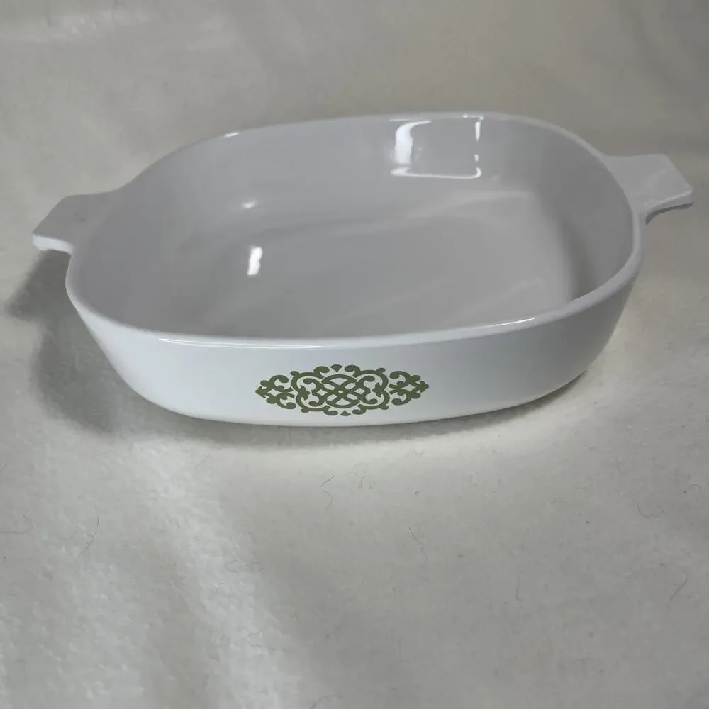 Vintage Corningware P-9-B Shell Green Medallion 8